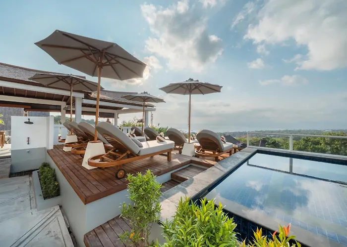 Nyuh Gading Hill Nusa Lembongan