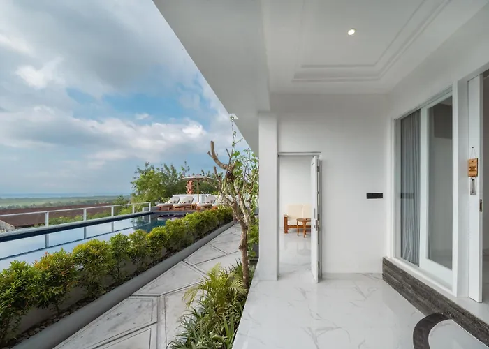 Nyuh Gading Hill Aparthotel 4*